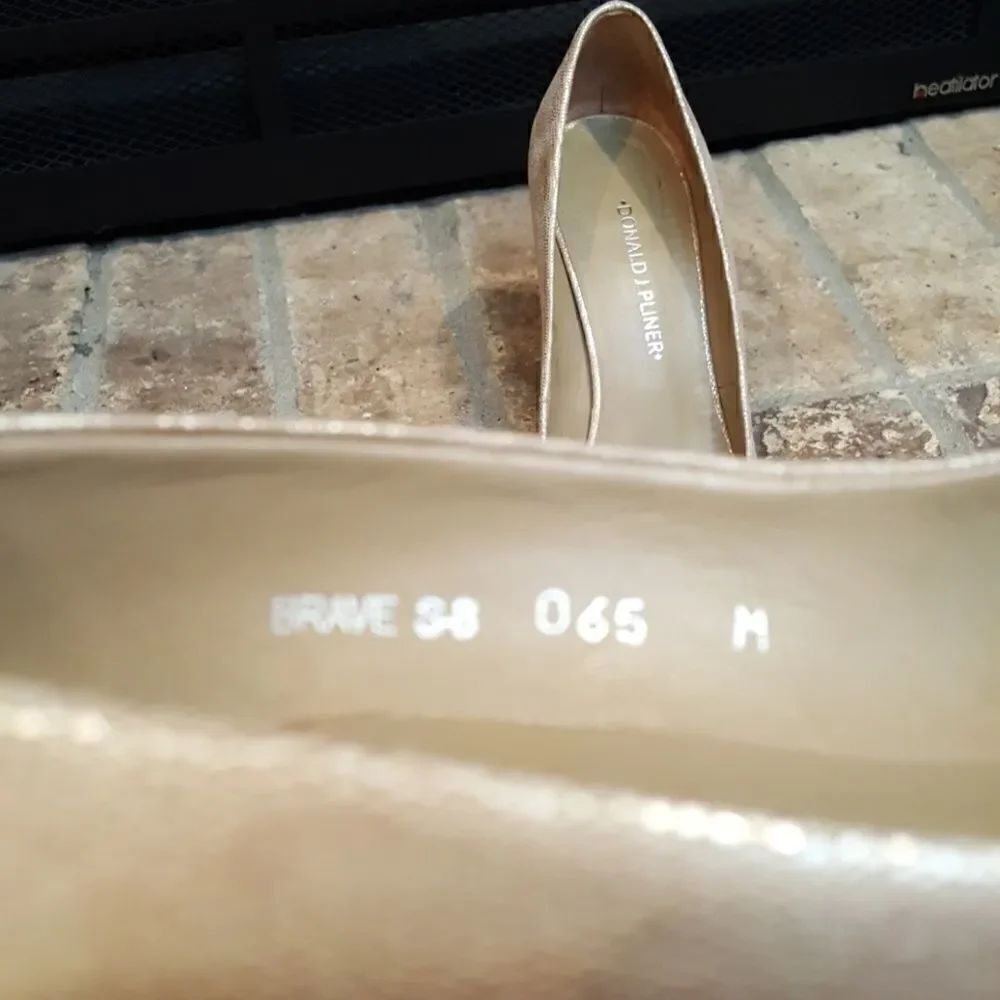 Donald J Pliner | Brave Point Toe Heels - Picture 8 of 8